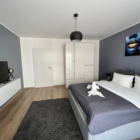 Qualis Apartament Brasov Exterior photo
