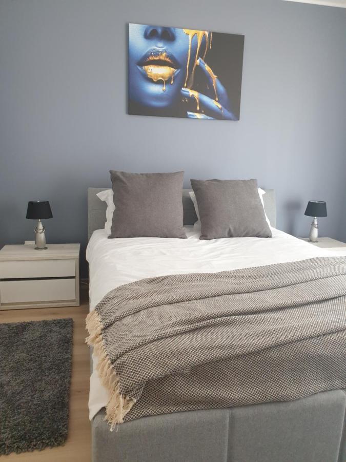 Qualis Apartament Brasov Exterior photo